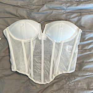 Super cute princes polly corset top!! Perfect for dinner or going out!!